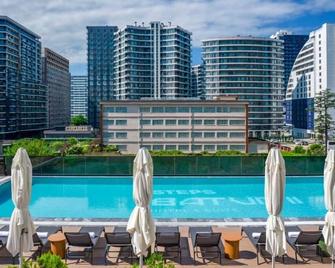 Nova Concierge Hotel - Batumi - Piscina