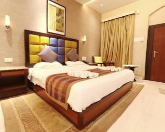 The Byke Brightland Adventure Park & Resort - Matheran - Bedroom