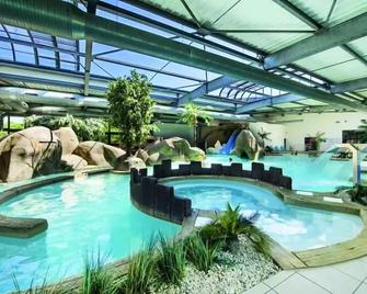 Camping L'Océan - Quattro 5 room mobile home 8 people Jacuzzi - Brem-sur-Mer - Piscine