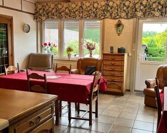 Spacious family home of 250 M2 near beautiful walking trails - Braives - Dining room