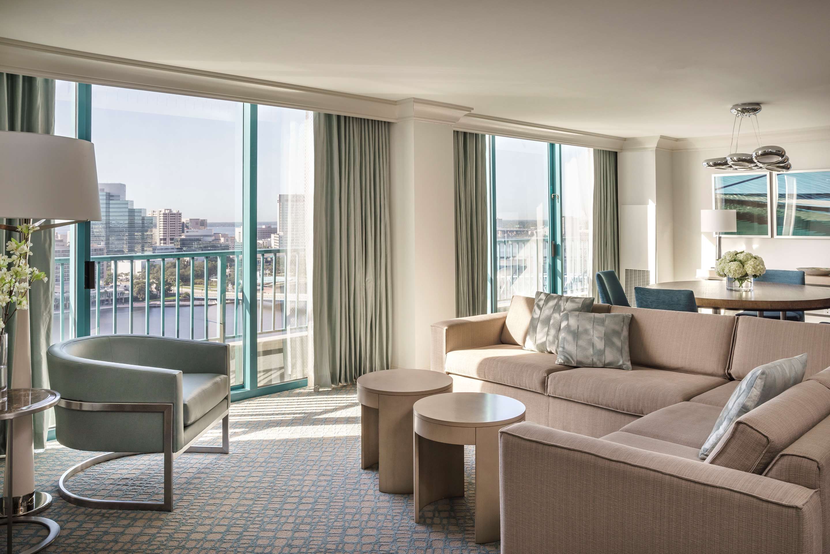 Living room view of Hyatt Regency Jacksonville Riverfront