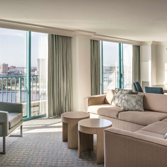 Living room view of Hyatt Regency Jacksonville Riverfront
