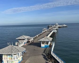 The View Guest House - Llandudno