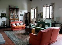 Agriturismo Bricco San Giovanni - Asti - Living room