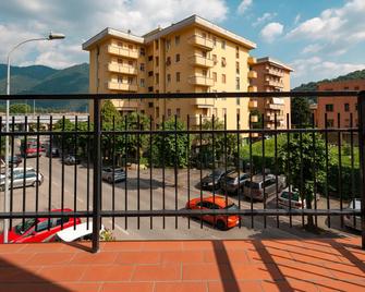 Town House 8 - Apartment in Cernobbio - Cernobbio - Balkón
