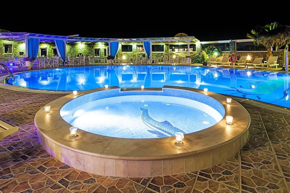 Golden Sun Hotel - נאקסוס - בריכה