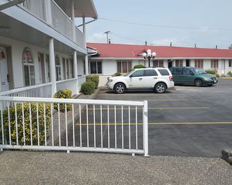 Rainbow Motor Inn - Chilliwack - Vista del exterior