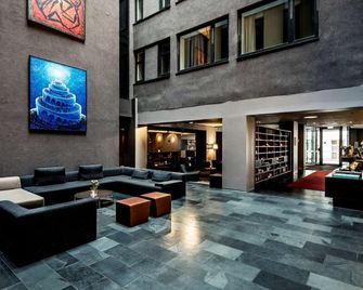 Revier - Oslo - Recepción