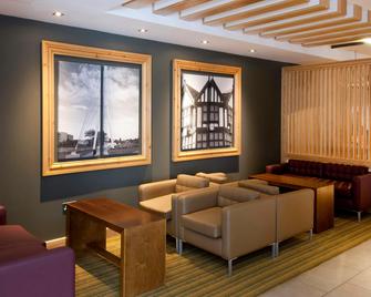 Premier Inn Ipswich Town Centre - Quayside - Ipswich - Lounge