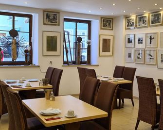 Hotel Garni 'Am Ellinger Tor' - Weissenburg - Restaurante