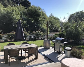 Winery Guest Cottage in San Luis Obispo/Edna Valley Wine Country - San Luis Obispo - Patio
