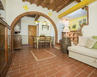 Tognazzi Casa Vacanze - Casa Il Giglio - Certaldo - Soggiorno