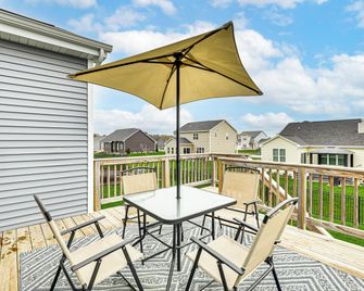 Spacious And Modern Home With Deck in Or - Oregon - Balcón