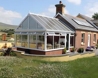 Brynhaul Bed And Breakfast - Clarbeston - Building