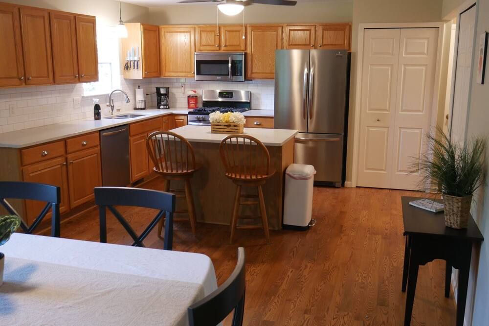 3-bedroom house in welcoming Brighton with AC, WiFi. Enjoy a cozy stay - Brighton - Cocina