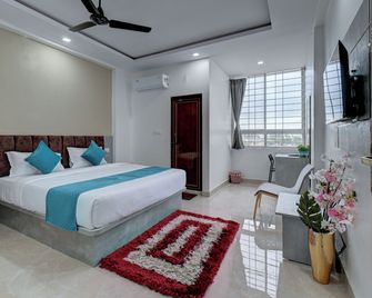 Hotel Cloud 9 Luxury stay - Mysore - Maisúr - Ložnice