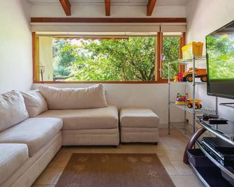 Casa Male Beautiful House in Avandaro with Garden - Valle de Bravo - Living room