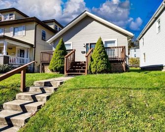 Orchard House - Weirton - Budova