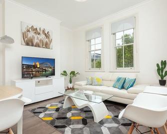 Stunning Sydney Home 10 - Sydney - Living room