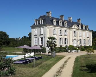 Château La Mothaye - self catering apartments with pool in the Loire Valley - Brion - Edificio