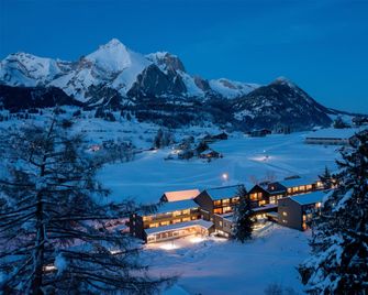 Hotel Stump's Alpenrose - Wildhaus - Building