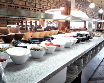 Cit'Hotel Escatel - Mâcon - Buffet