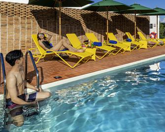 ibis Chiang Mai Nimman Journeyhub - Chiang Mai - Piscina