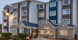 Microtel Inn and Suites by Wyndham Austin Airport - Austin - Gebouw