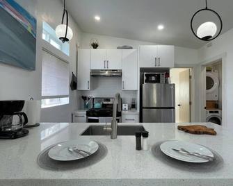 Lovely one-bedroom apartment minutes from Downtown - 薩克拉門托 - 廚房