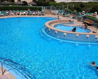 Premier beachfront resort located in the heart of Diamond Beach - Wildwood - Uima-allas