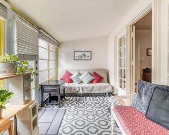 Great Bay Area Home, 12 MI To Downtown San Jose! - Sunnyvale - Living room