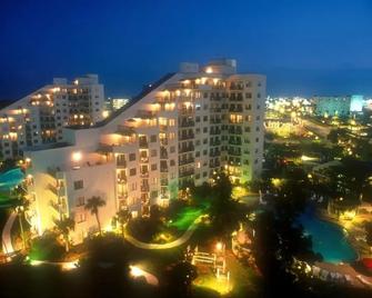 Enclave Suites, A Staysky Hotel & Resort - Orlando - Building
