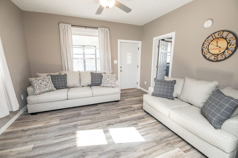 Two Bedroom Home close to Downtown and Hospitals - Sioux Falls - Sala de estar