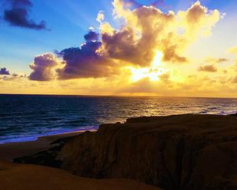 Apartment near the Mae D´Agua Cave in Praia Das Fontes beach - Beberibe - Strand