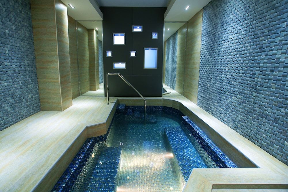 Bass Boutique Hotel - ירבאן - בריכה
