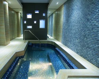Bass Boutique Hotel - Ereván - Piscina