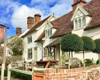 The Round House - Framlingham - Patio