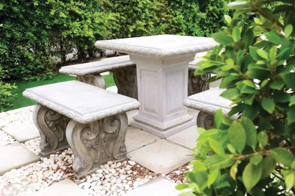 RQ Bangkok Sukhumvit 107 by Collection O - Mueang Samut Prakan - Patio