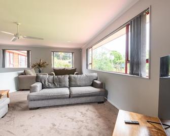 The Hiltons - Rotorua - Living room