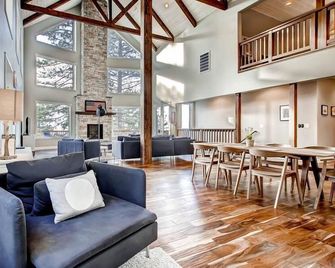 Kildrummy Lodge - Wawona - Sala de estar