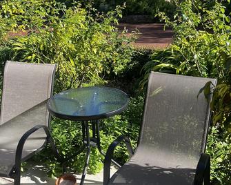 Emu Point Motel - Albany - Patio