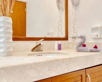 Playacar - Executive Budget Room With Swimming Pool Air Conditioning and Parking - Playa del Carmen