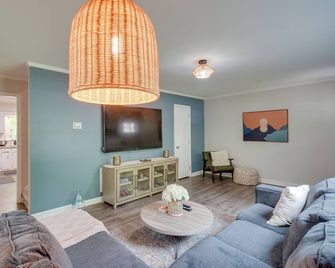 7 Mi to Dtwn Raleigh: Bbq-Ready Townhome! - Raleigh