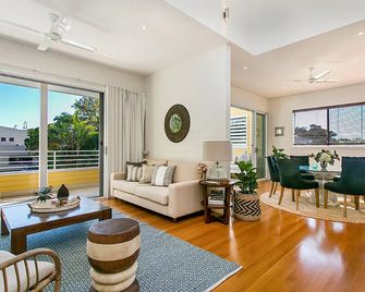 Byron Bathers - Byron Bay