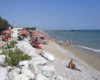 Hotel Narcisi - Roseto degli Abruzzi - Beach
