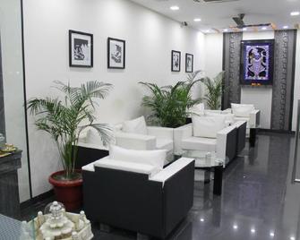 Treebo Omni Palace - Indore - Ingresso