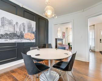 Historic Buffalo Row House Near Delaware Park - Buffalo - Dining room