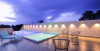 Sidra Pristine Hotel and Portico Halls - Kochi - Bể bơi
