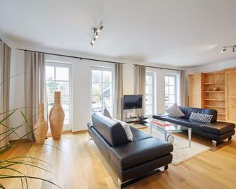 Am Golf- und Reitpark by Interhome - Attendorn - Wohnzimmer