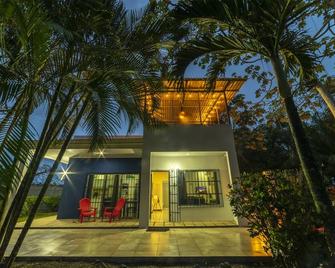 Cozy, little house, near to the beach. - Esterillos Este - Edificio